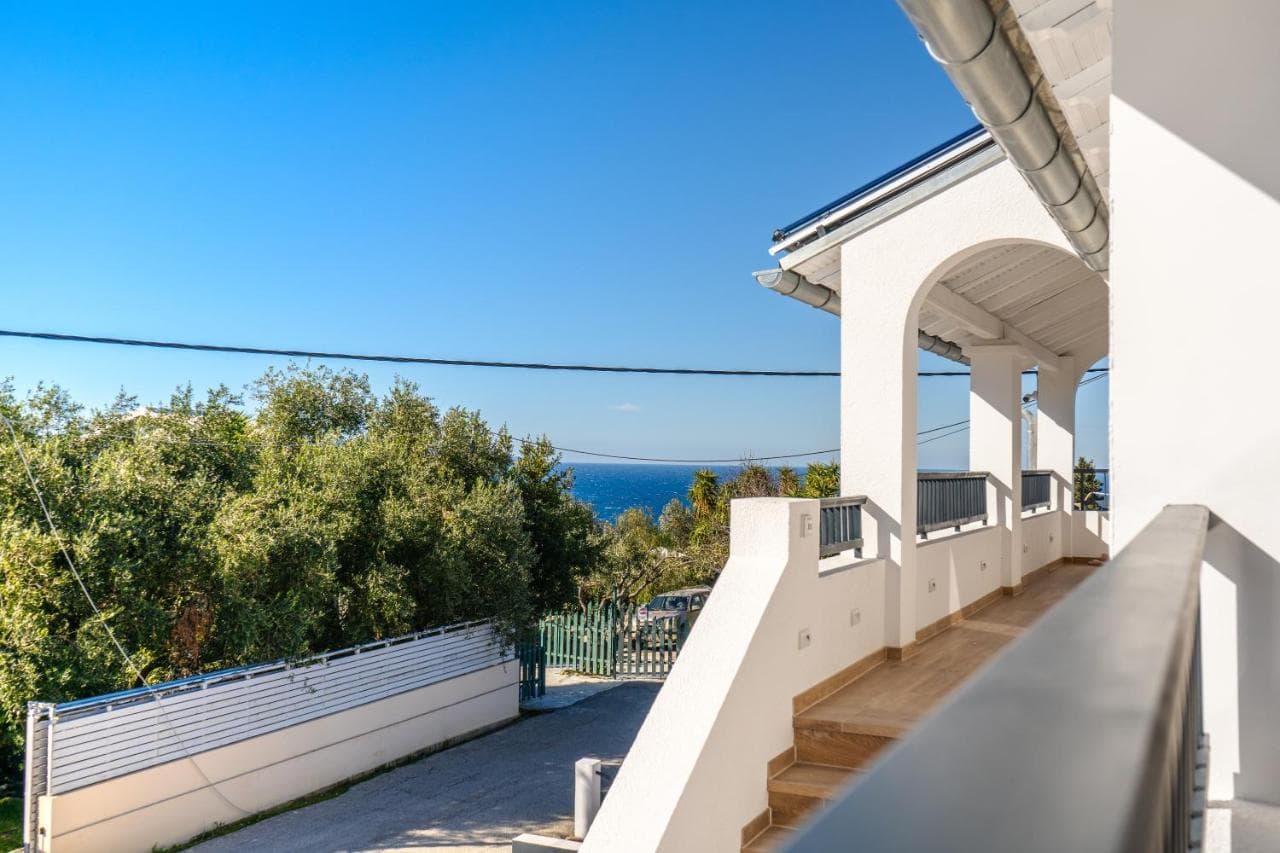 Villa Ocean Breeze view 6