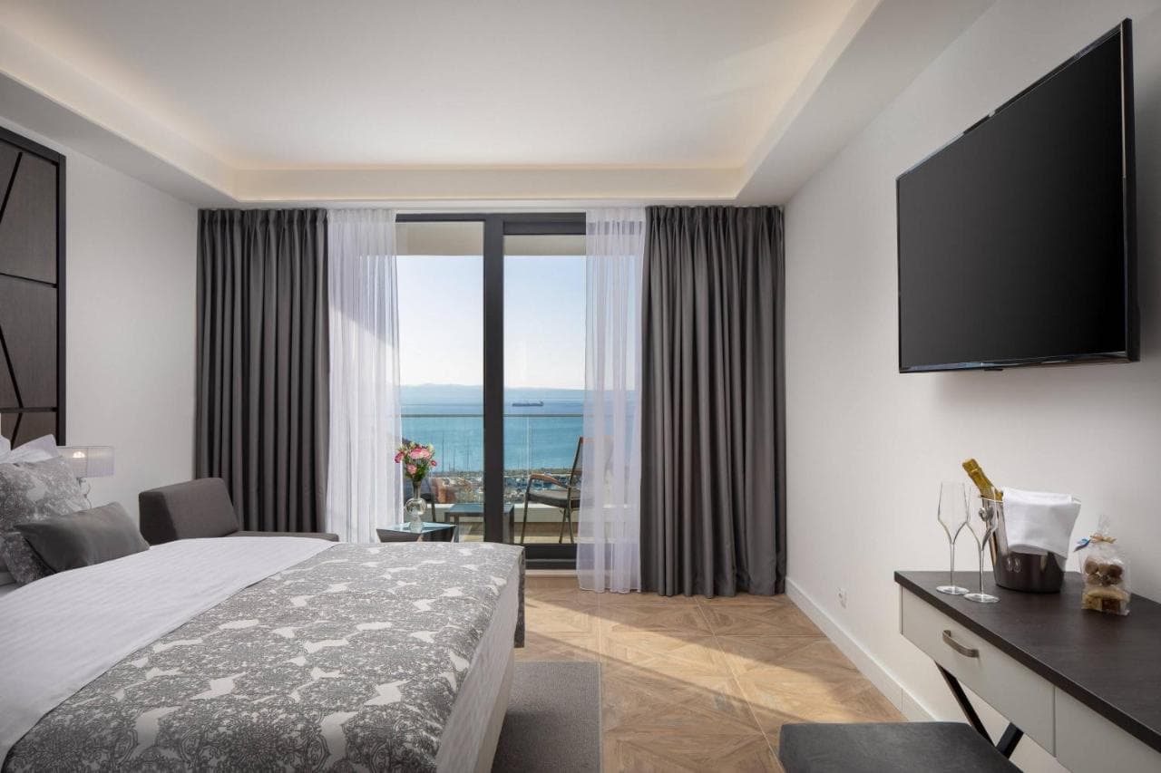 Ellure Luxury Suites view 2
