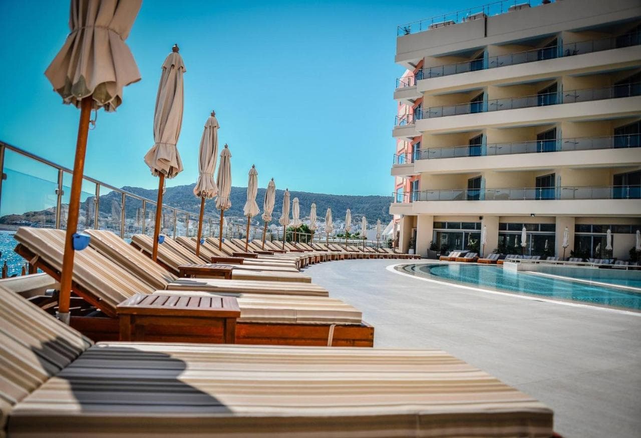 Konstantinos Palace view 4