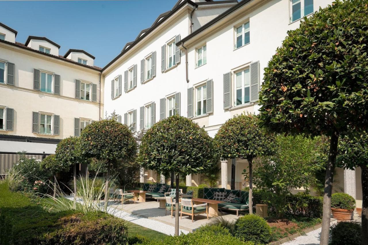 Four Seasons Hotel Milano view 3