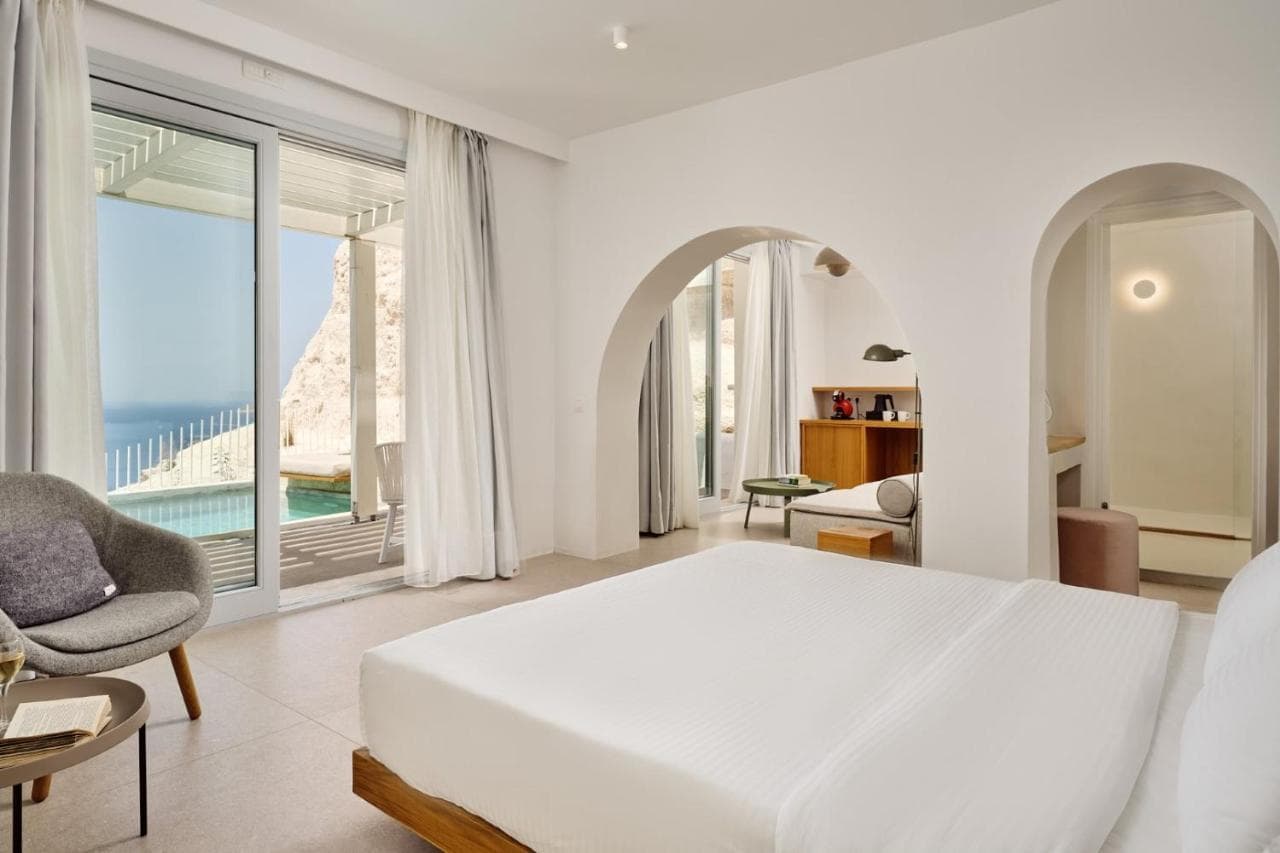 Lilium Hotel Santorini view 2