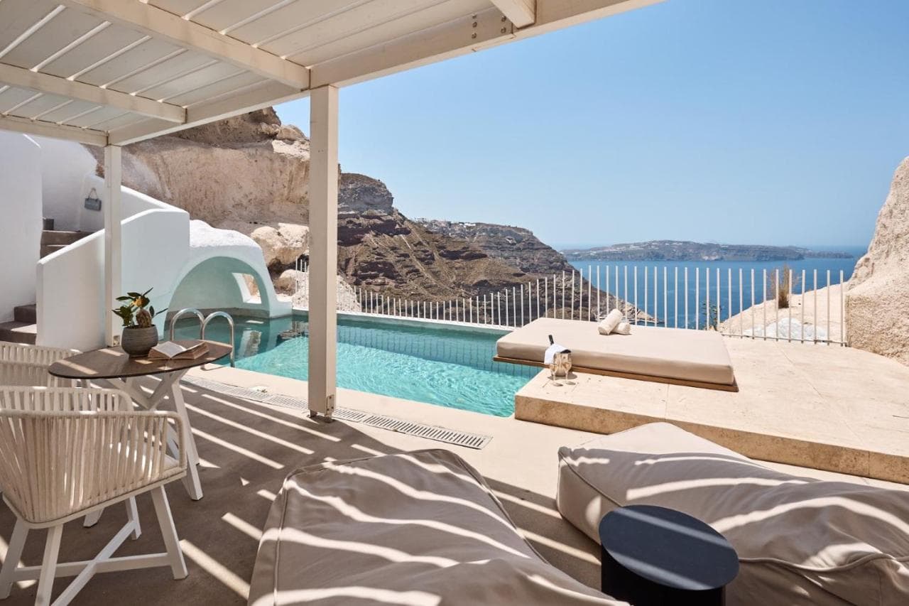 Lilium Hotel Santorini view 6