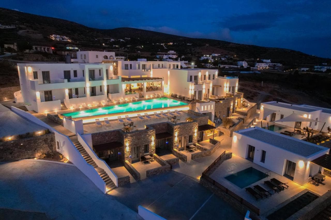 Kouros Blanc Resort & Suites view 4