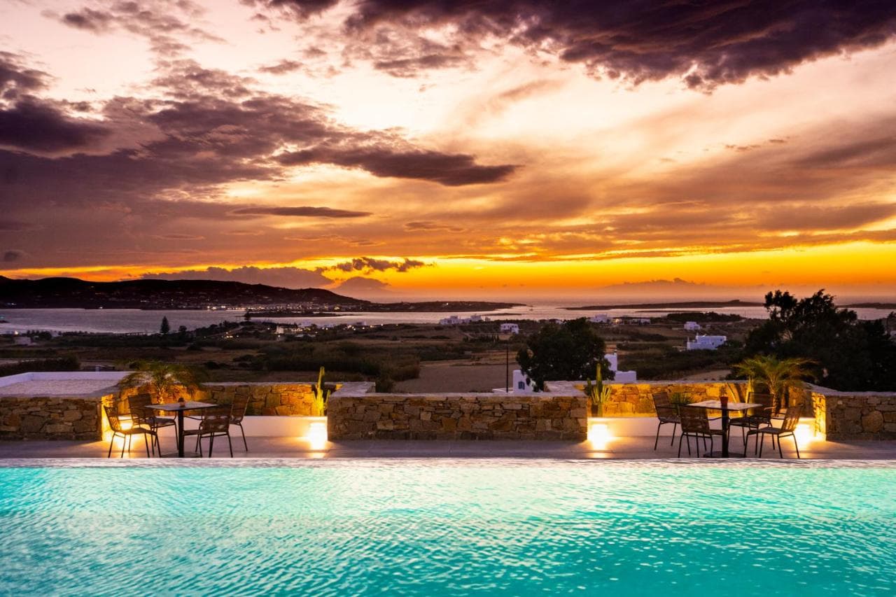 Kouros Blanc Resort & Suites view 2