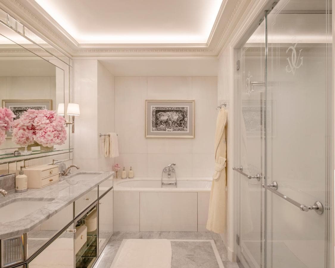 Four Seasons Hotel George V Paris view 6