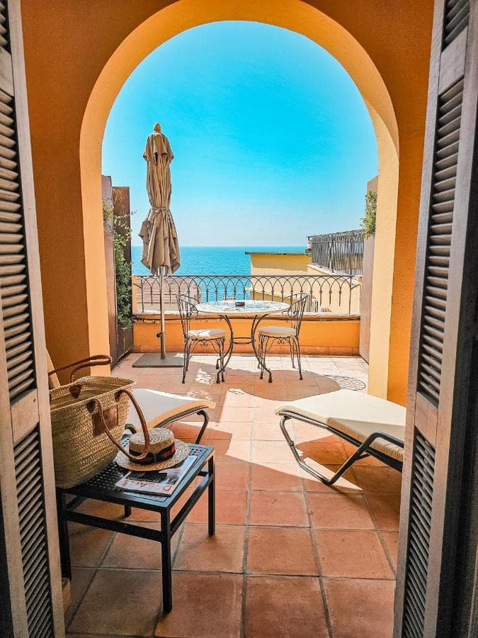 Hôtel La Pérouse Nice Baie des Anges view 4