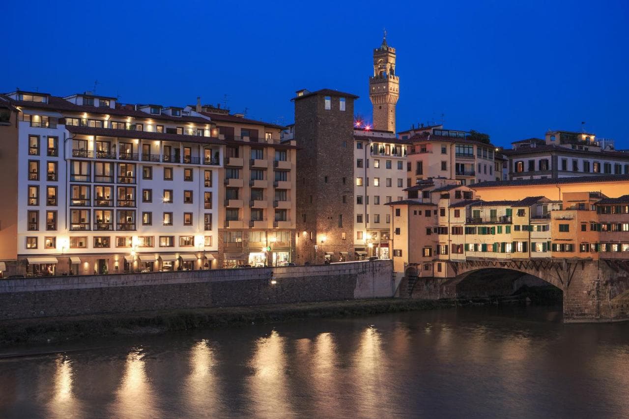 Portrait Firenze - Lungarno Collection view 4