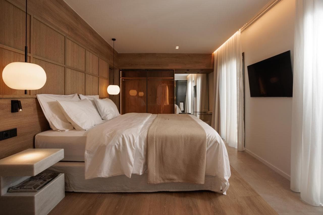 Laguna Coast Resort, Small Luxury Hotels of the World view 7