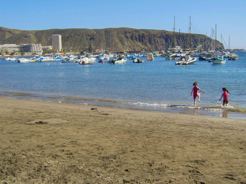 Apartamentos Aguamar - Plage à proximité de l’hôtel